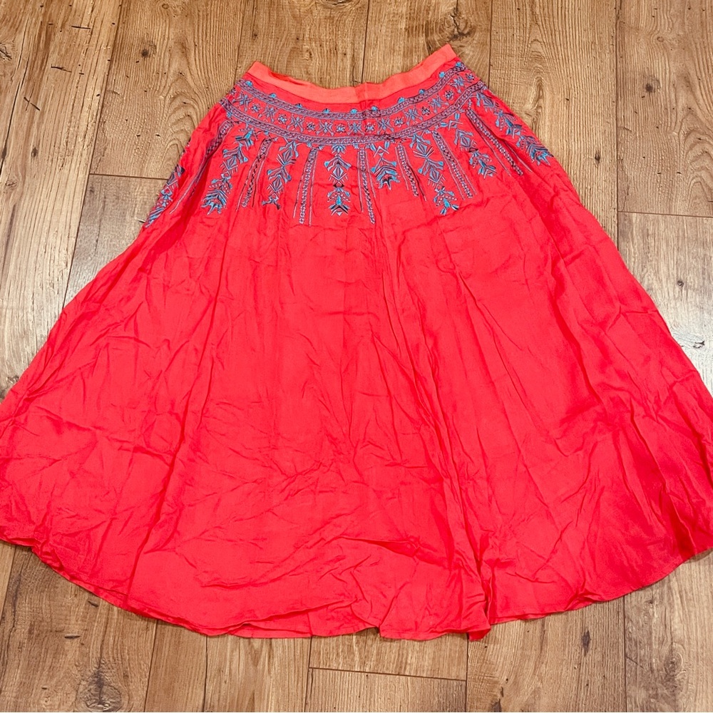 Elizabeth and James Women Size 6 Maxi Skirt Embroidered Red Blue - Picture 2 of 7